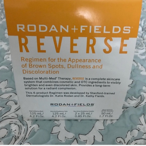 Rodan + Fields Reverse Regimen Steps 2 & 3 - Picture 2 of 6